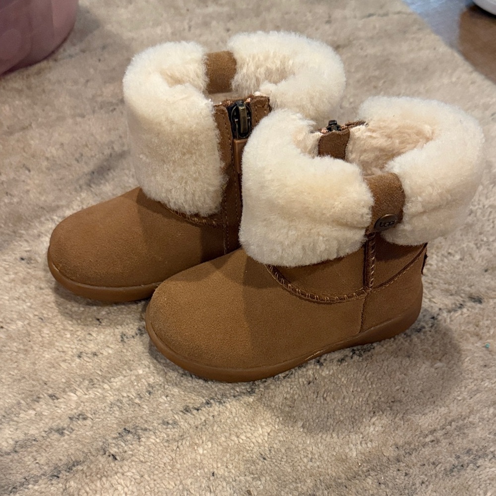 UGG Tan Boots with Cream Shearling